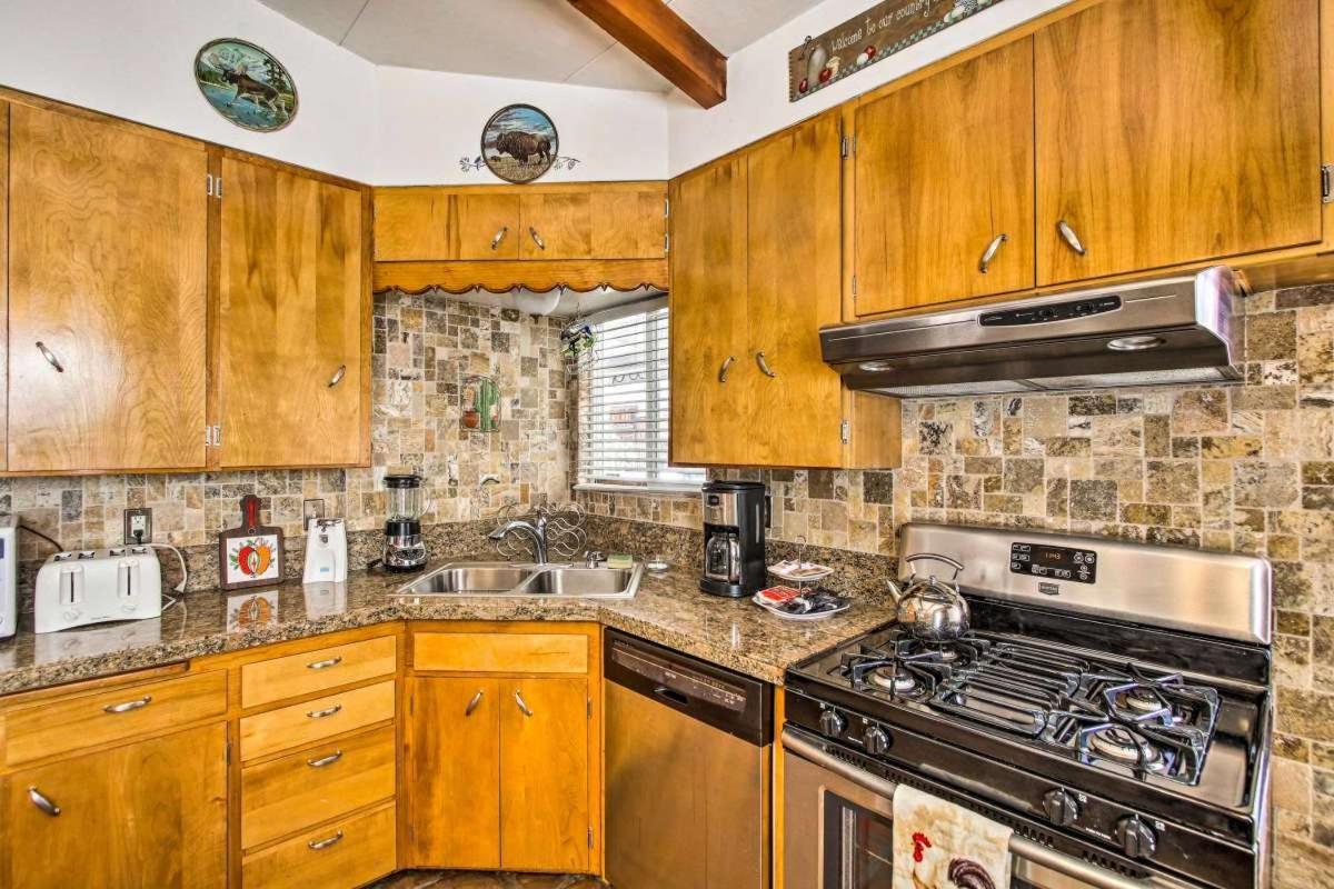 Holiday home - Walk To River Kern & Downtown *
