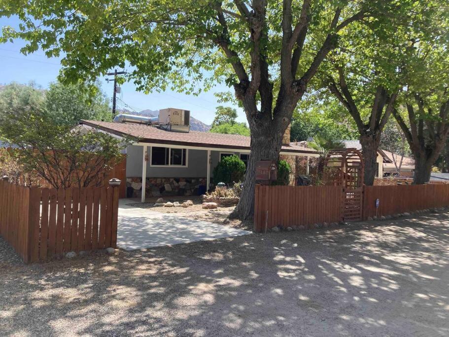 - Walk To River Kern & Downtown Holiday home *