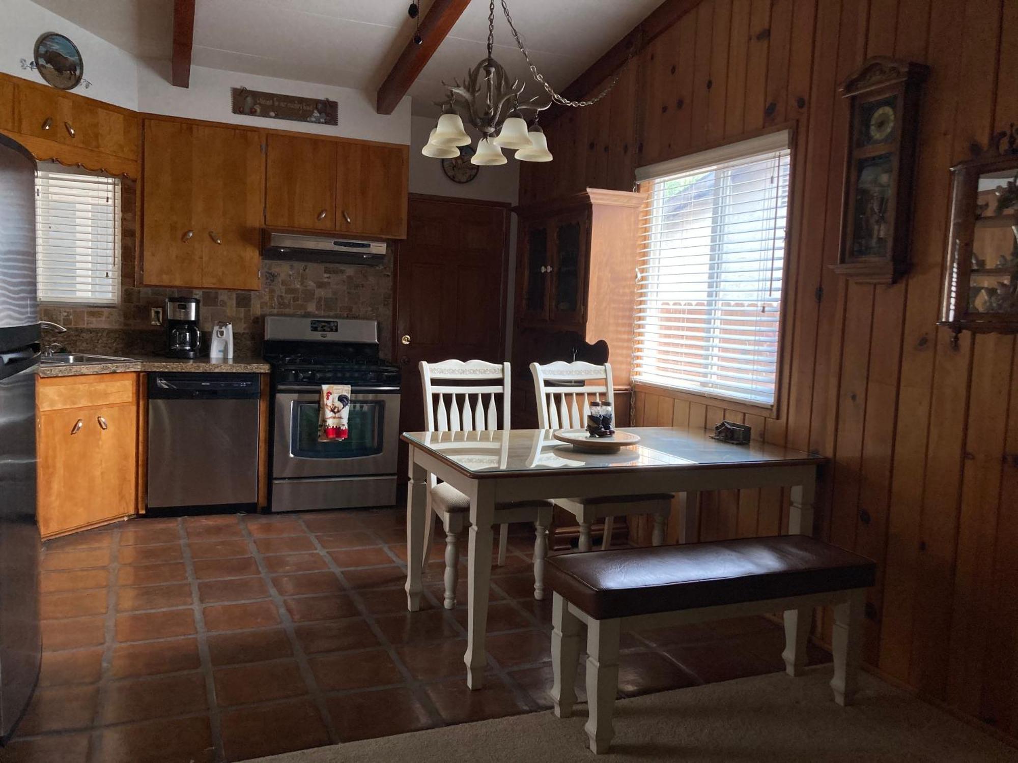 Holiday home - Walk To River Kern & Downtown *