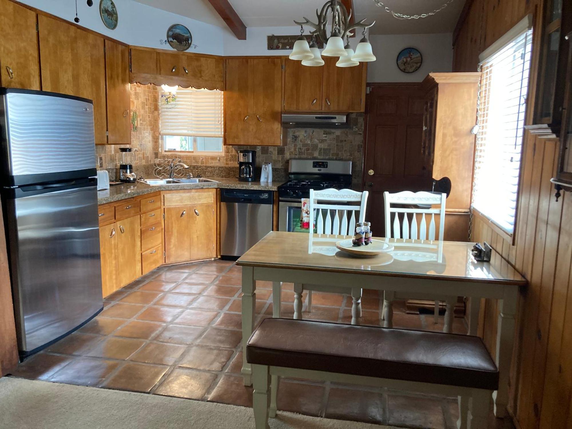 - Walk To River Kern & Downtown *